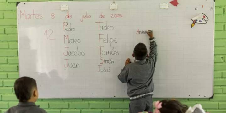 Conflicto armado en Colombia: cada tres días, una escuela queda en medio del fuego cruzado, según Unicef