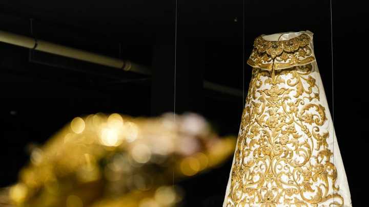 El low cost de los bordados cofrades amenaza al arte sacro sevillano: "Tienen muy poca vergüenza"