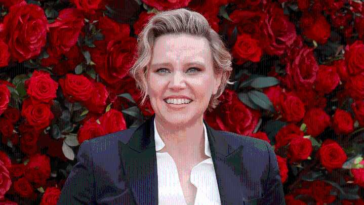 Kate McKinnon Reveals Geographic Tongue Diagnosis: 'It's Gross'
