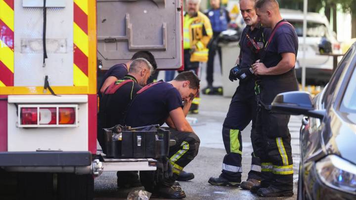 Nueve bomberos heridos en un incendio en un restaurante contiguo al Ministerio del Interior en Madrid