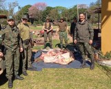 Isla Apipé: la policía rural atrapó a dos jóvenes con una vaca faenada