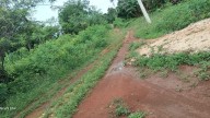Caminos en mal estado impiden asistencia escolar en Kopchen durante temporada de lluvias