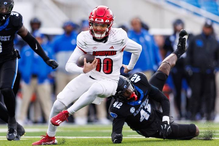 Deadspin | UCLA QB Pierce Clarkson arrested on felony charges, suspended from team