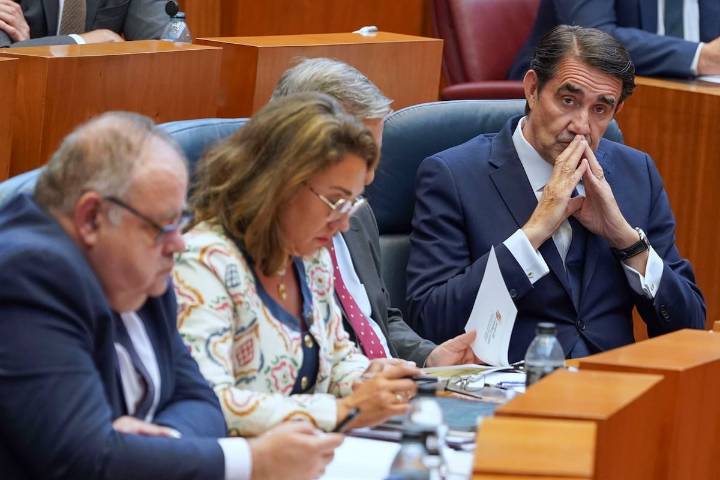 Las Cortes de Castilla y León reprueban al consejero de Medio Ambiente tras la crisis de los incendios