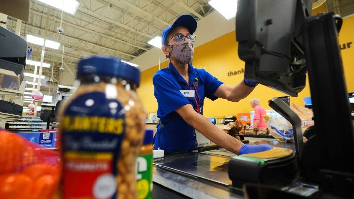 Retail sales up 0.6% in August from July even as tariffs hurt jobs and lead to price hikes