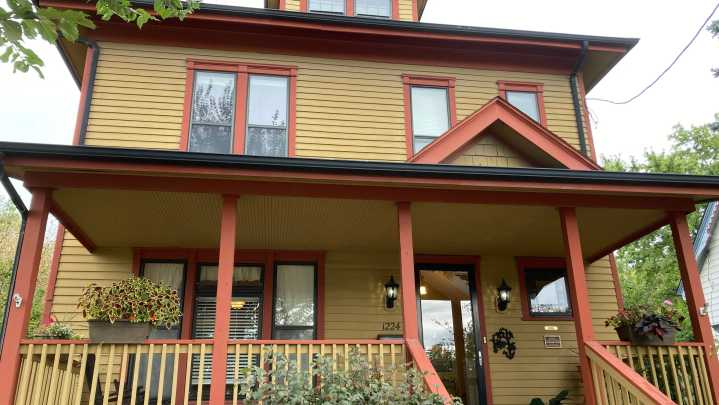 Tour historic restoration of homes in Des Moines' River Bend