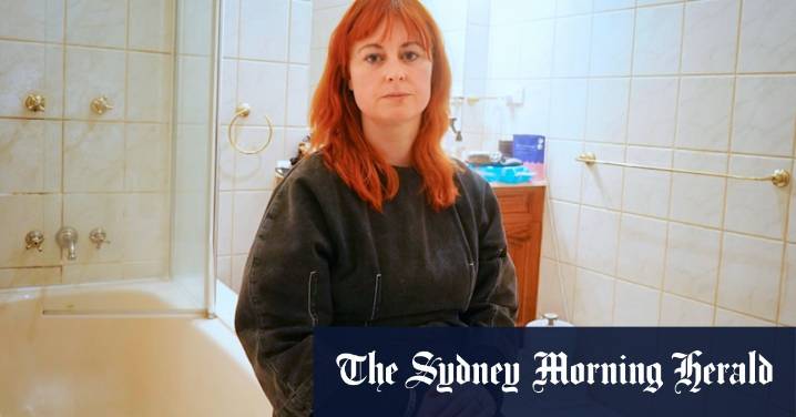 Melbourne renting: Lauren tried to get her bathroom fixed. Then she got told to leave