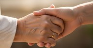 Más allá del diccionario: conoce cuál es la diferencia entre la lealtad y la fidelidad
