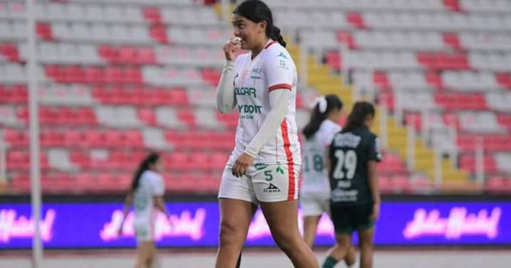 Brenda Vega, jugadora de Necaxa Femenil, sufre fractura de mandíbula tras balonazo en el rostro