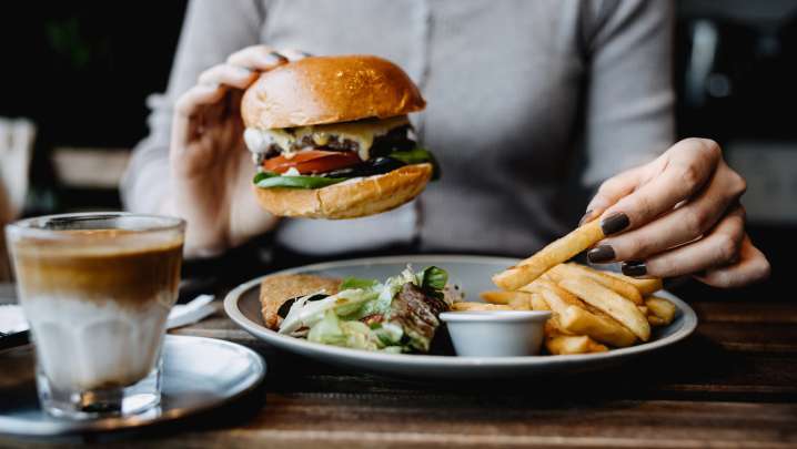 The Forgotten Burger & Chicken Chain That's Finally Making A Comeback