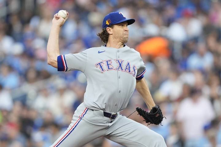 Deadspin | Ex-Mets ace Jacob deGrom leads Rangers into Queens