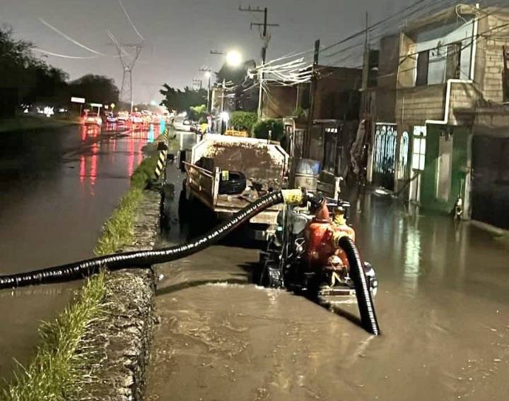Celaya enfrenta noche de tormenta con daños en varias colonias