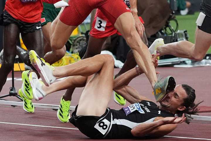 Track & Field Athlete Overcomes Brutal Tokyo Collision to Rewrite 42-Year World Championships History Witness the resilience of a track athlete who turned a brutal fall into a historic World Champions