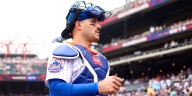 Luis Torrens on injured list with forearm bruise