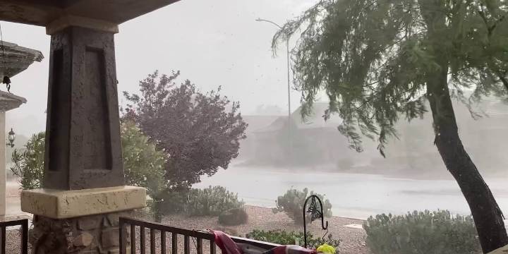 Severe thunderstorm warning issued for Phoenix as rain, dust hit the Valley