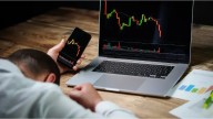 Empresas de tesorería cripto pierden brillo: caen sus acciones y se frenan las compras de Bitcoin