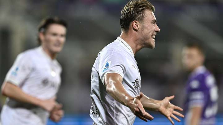 Rasmus Hojlund shows Man United what they're missing as star scores 14 minutes into Napoli debut
