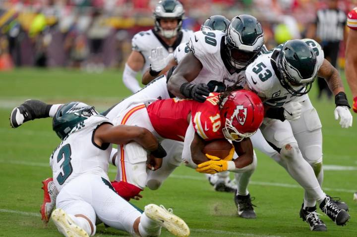 Eagles' defense shines in Super Bowl rematch as Philly beats the Chiefs 20