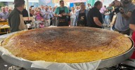 A Limia bótalle ovos...   e 450 quilos de patacas!