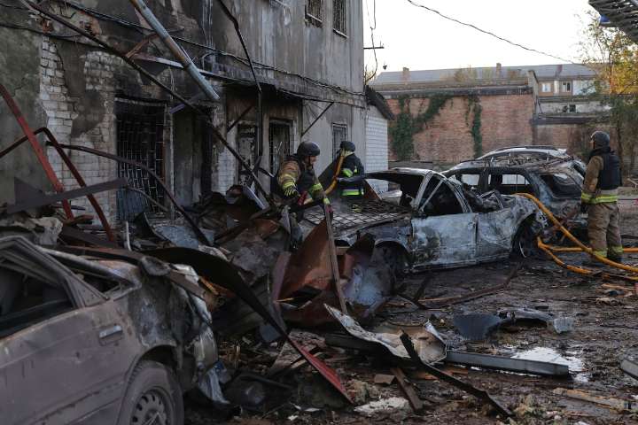 Russia and Ukraine exchange deadly drone strikes, as Zelensky plans to meet Trump at UN Assembly