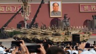 China conmemora su poderío militar en un desfile masivo en Pekín