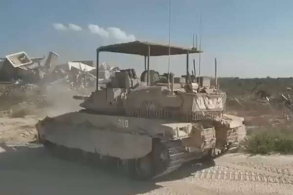 El Ejército israelí intensifica su avance en Gaza con la entrada de más tanques