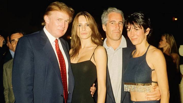 Foto que supuestamente muestra un mensaje de cumpleaños para Epstein firmado por Trump fue entregada al Congreso