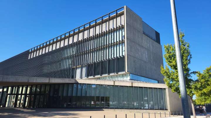 La Asociación de San Lorenzo expresa su desacuerdo con las nuevas plazas de zona azul en Juzgados y Fidel Pagés