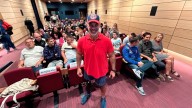 "El hombre de titanio" anima a no tirar la toalla en Avilés: "Todos podemos volver a empezar"