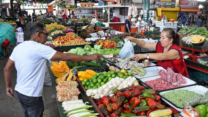 Estos son los tres alimentos que hicieron que la inflación volviera a subir en agosto. Uno de ellos se encareció 15 % en solo un mes