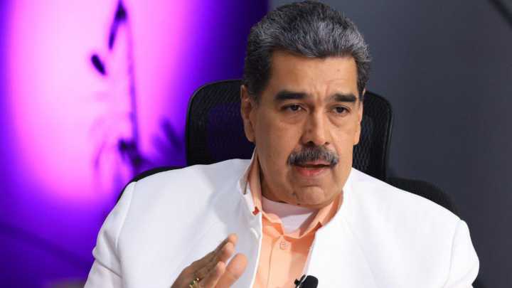 Este miércoles inician actividades comerciales navideñas y la rumba en Venezuela, recordó Maduro