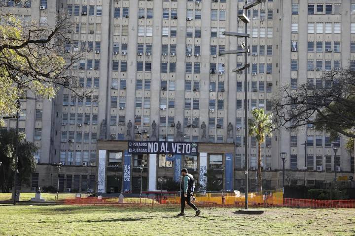 “Hoy solo personal de mantenimiento”. Hay paro en las universidades y preparan otra marcha para la semana que viene