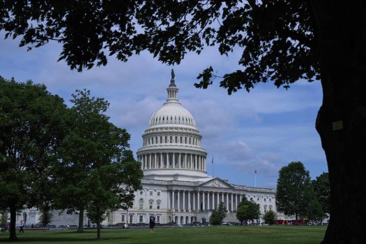 SD Democrats in Congress urge GOP to negotiate to avoid shutdown