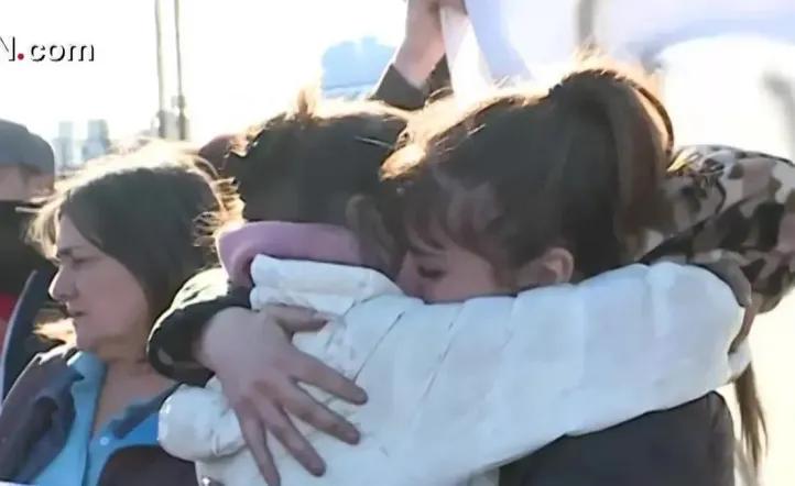 Triple crimen en Florencio Varela: los familiares despiden a Brenda y Morena