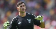 Emi Martinez transfer suspicion raised after Man Utd's 'desperate' decision