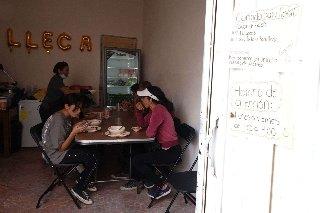 Comedores comunitarios apoyan a adultos mayores y familias vulnerables