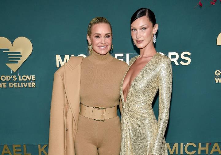 Yolanda Hadid da una mirada a la desgarradora lucha de su hija Bella contra el Lyme