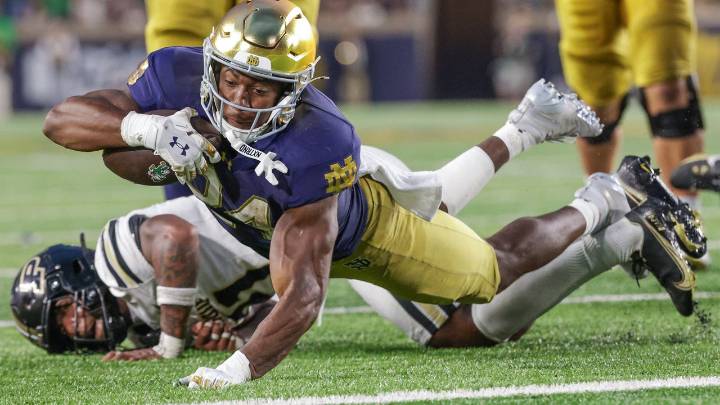 Price’s four touchdowns power No. 24 Notre Dame to 56