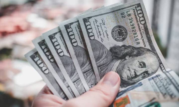 En Bahía, el dólar roza el techo de la banda cambiaria