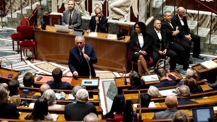 Cae o Goberno do primeiro ministro francés, François Bayrou, nunha moción de confianza