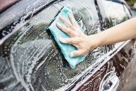 Cómo lavar tu auto con bicarbonato de sodio