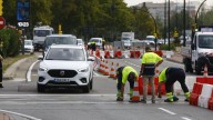 Atascos en el Actur por unas obras junto a las vías del tranvía