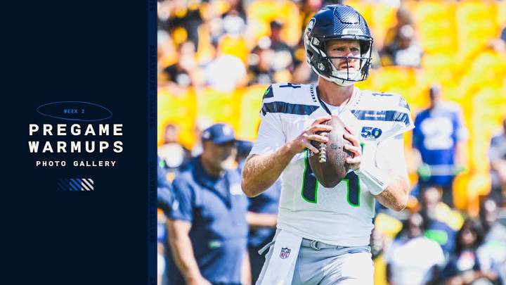 PHOTOS: Seahawks Warm Up Ahead Of The Week 2 Matchup at Steelers