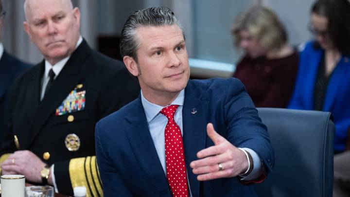 El Pentágono “rastrea” los comentarios de sus miembros que celebran la muerte de Charlie Kirk y las autoridades militares advierten “tolerancia cero” y sanciones
