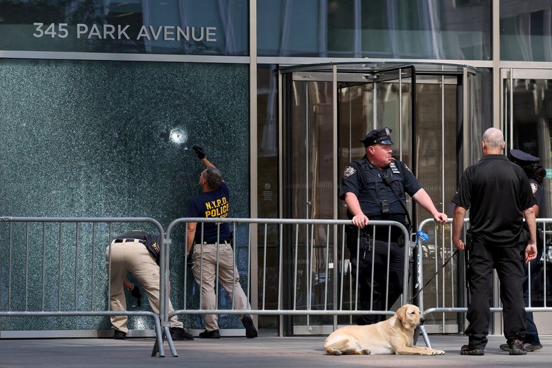 Gunman who targeted NFL's New York offices suffered from CTE, examiner finds