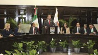 Entrega Antonio Astiazarán primer informe de gobierno