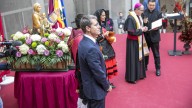 El obispo de La Rioja bendice el primer mosto: "La uva se tiene que romper, la vida se tiene que entregar"