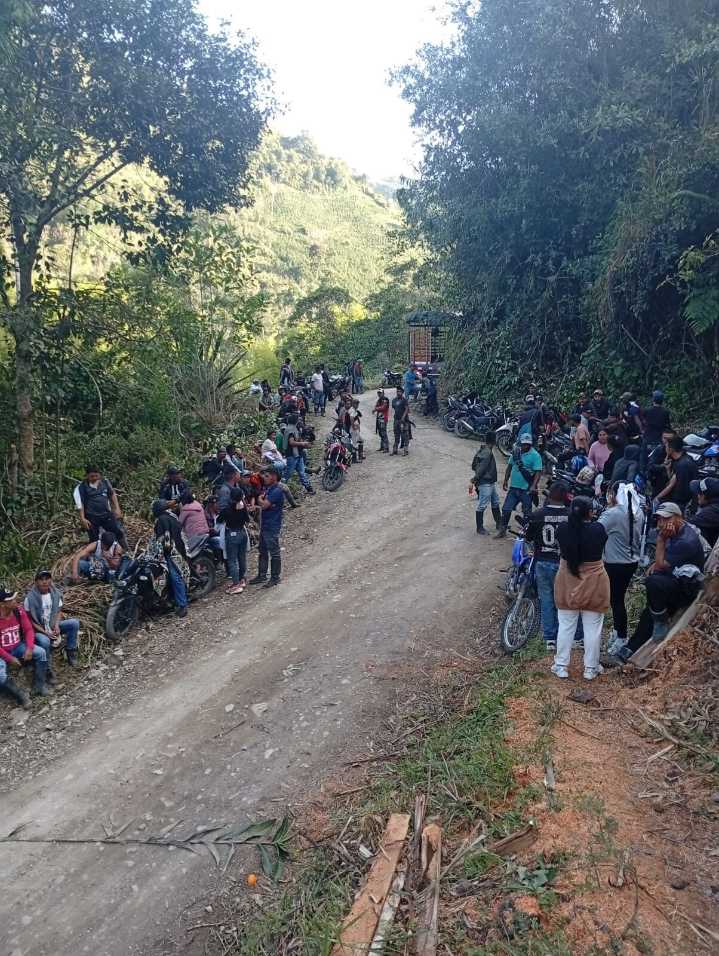 ¡Tensión en Huila! Tropas del Ejército forzadas a movilizarse tras asonada