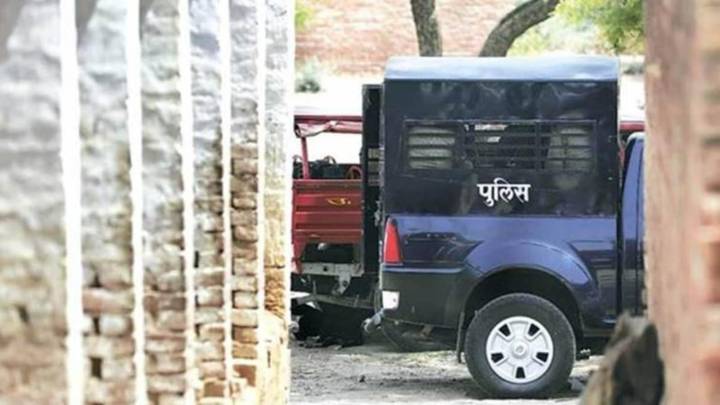 Accused in UP cattle smuggling murder case gunned down