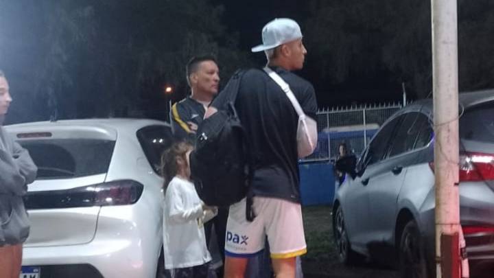 Cómo se retiró Alejo Veliz del Gigante de Arroyito tras la lesión ante Boca